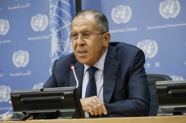 Макрон и Меркель потребовали освободить украинских моряков. В РФ дерзко отреагировали