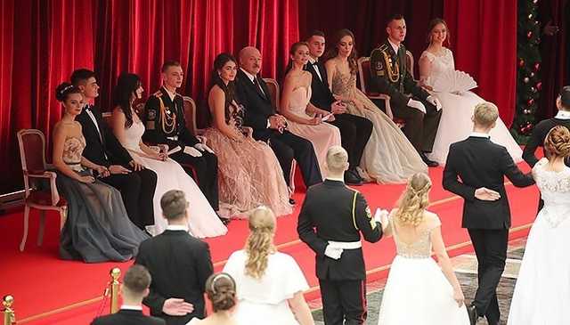 ’’Танцуй, пока молодой!’’ Лукашенко засветился с самой красивой девушкой Европы