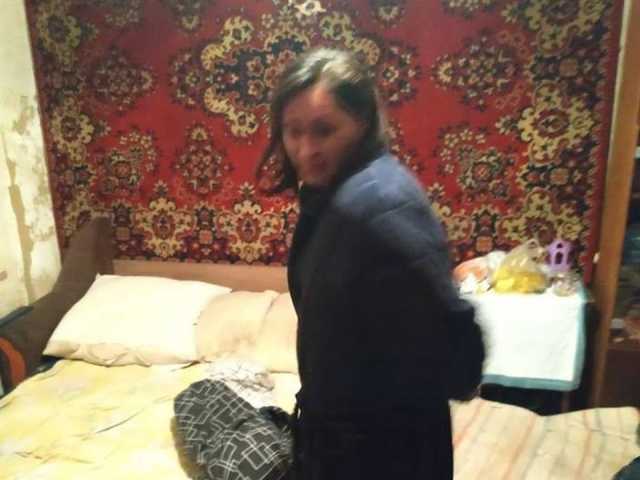 День закончился семейной ссорой: в Запорожье пьяная женщина изрезала мужа ножом