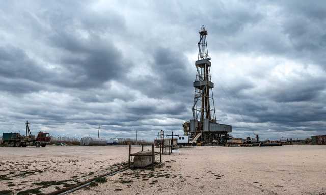 "Глава" Крыма Аксенов собирается продать "отжатые" буровые вышки Сирии