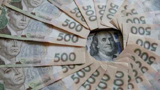 На носу новшества: как украинцам будут платить за выходные и больничные