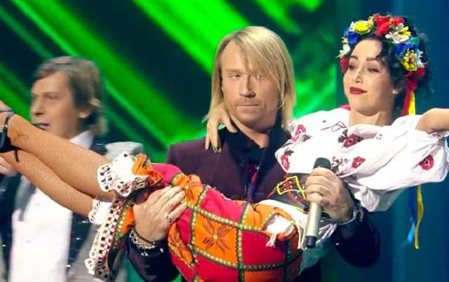 "Квартал 95" показал новогодний номер с Винником