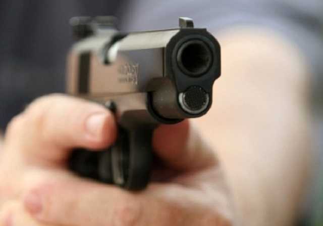 В США неизвестный расстрелял машину с детьми