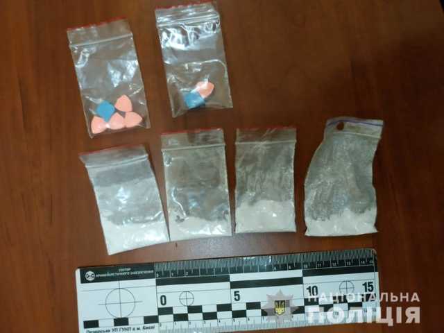 На столичном Печерске задержали несовершеннолетнего наркоторговца