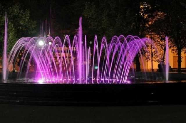 У Чернігові перед Новорічною ніччю зламали світловий фонтан