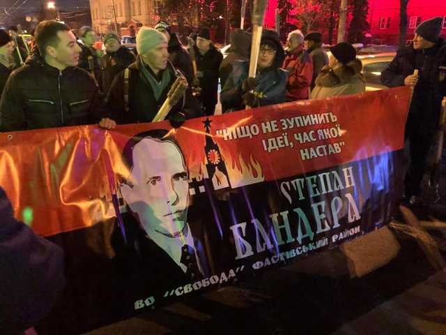 В честь Бандеры: в Киеве на факельном марше засветился украинский министр