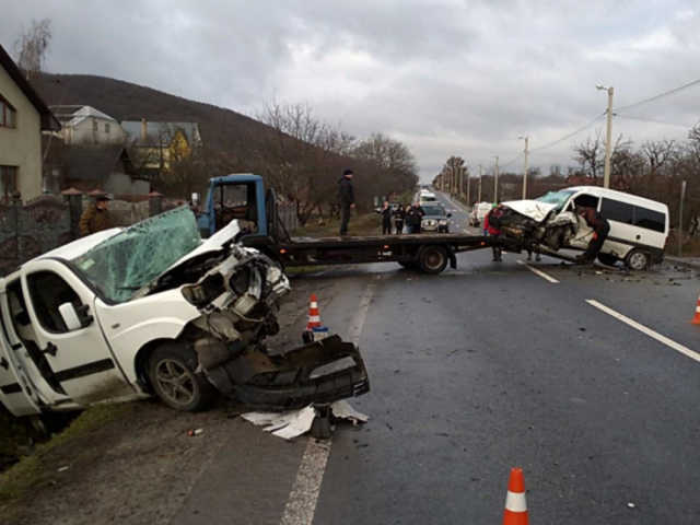 Во львовской области столкнулись два «Фиата»: семь человек попали в больницу