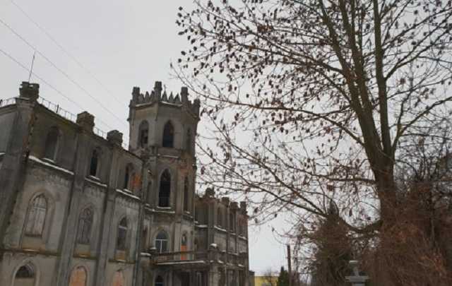 На Житомирщині майже зруйновано унікальний палац в стилі неоготики