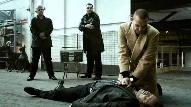 Супрун призвала украинцев научиться спасать людей и показала ролик с гангстером, делающим массаж сердца