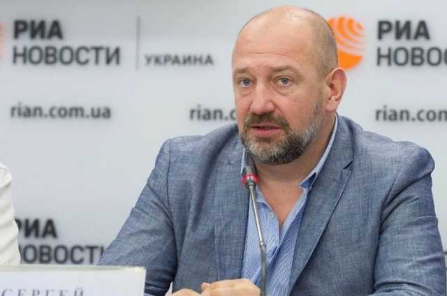 Нам стыдно надевать военную форму - нардеп Мельничук