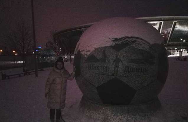 Мертвая и пустая. В сети показали новогоднюю "Донбасс Арену"