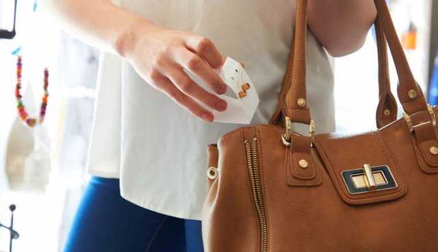 В Днепропетровской области женщина за полтора часа обворовала три магазина