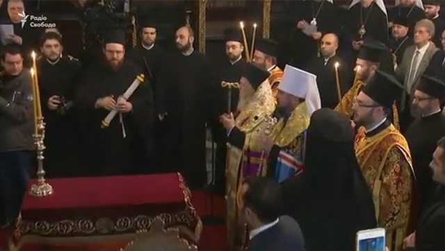 Исторические фото: Варфоломей подписал томос для Православной Церкви в Украине