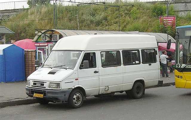 Соцсети разгневал инцидент в Киеве с водителем маршрутки, назвавшим “убийцей” участника АТО