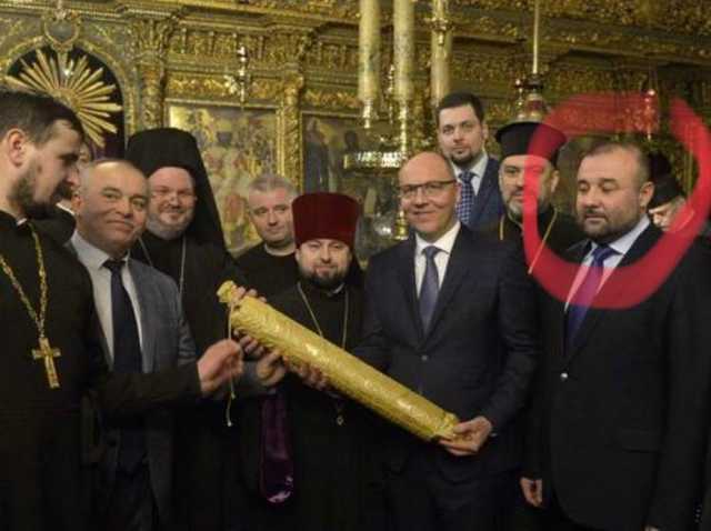 Выводы из присутствия «Нарика» рядом с Порошенко при вручении Томоса — Семенченко