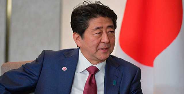 Премьер Японии на могиле отца поклялся договориться с Россией