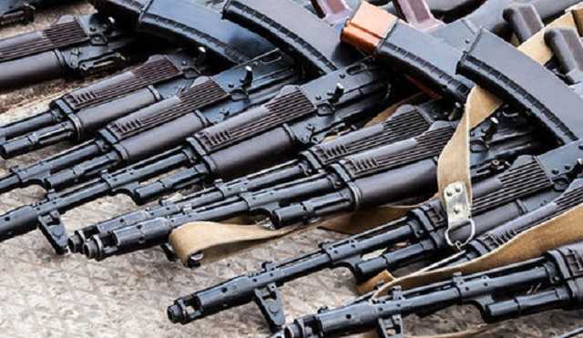 Под Киевом мужчина торговал противотанковыми гранатами и пулеметами