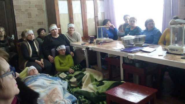 Одна з працівниць “Селидіввугілля” припинила голодування через стан здоров’я