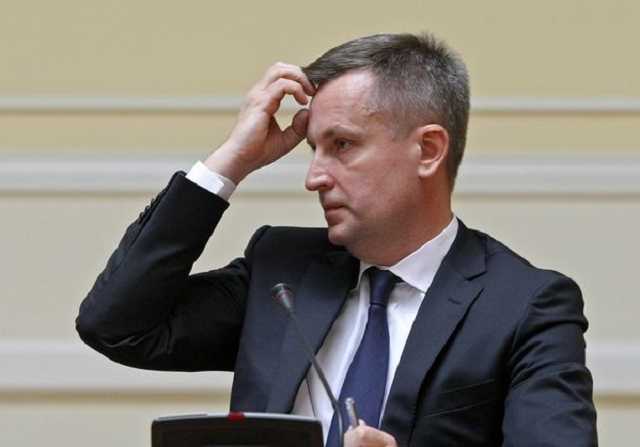 Наливайченко рекламируется за деньги сомнительного происхождения – активисты