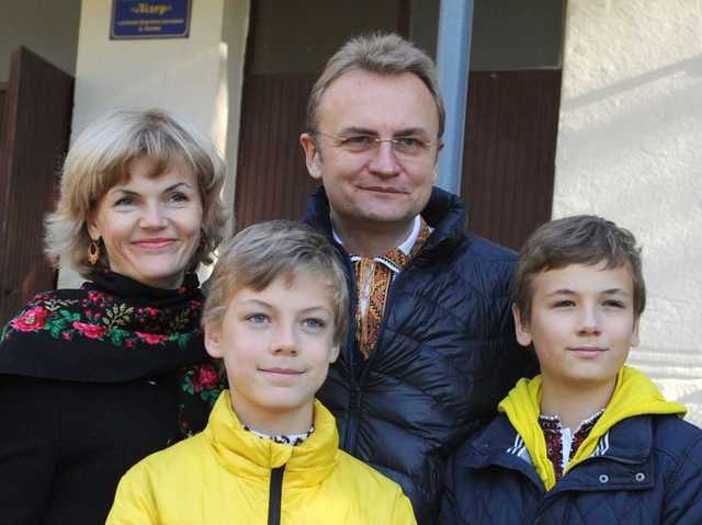 Садовий прокоментував чутки про переїзд його родини до Києва