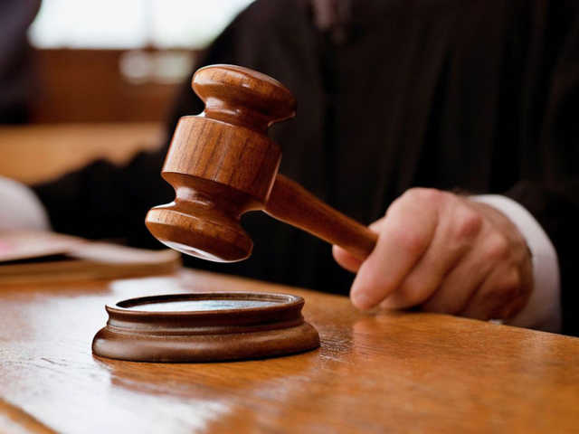 Избивала школьницу палкой: в Полтаве тренер по гимнастике пойдет под суд