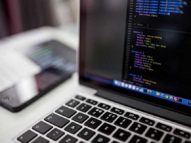 Киберполиция обезвредила группу хакеров, укравших со счетов украинцев 5 млн гривен