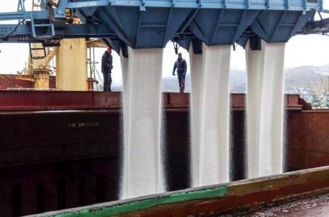 Контрабанда удобрений из России: кому «рубить руки»?