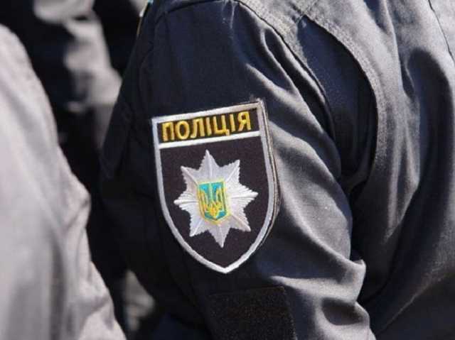 В Киеве заблокировали отделение полиции