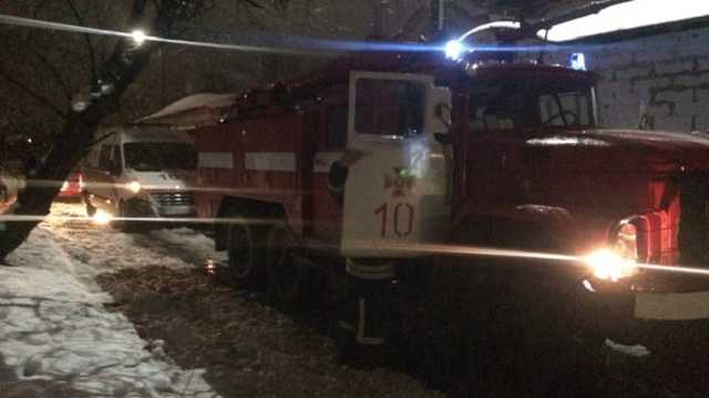 В Запорожской области "скорая" с беременной женщиной застряла в снегу