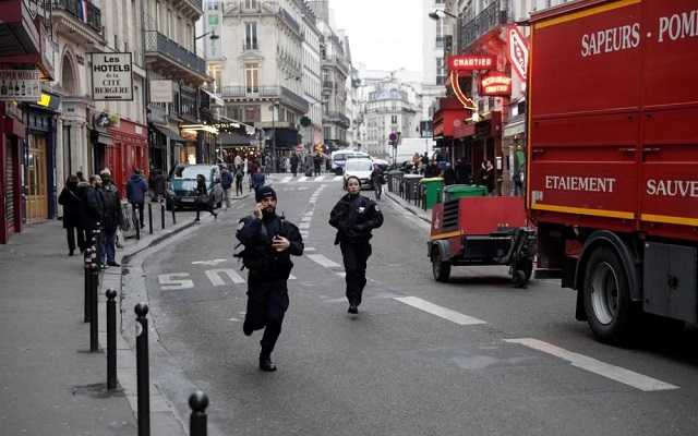 В результате взрыва в Париже пострадал украинец, - посольство