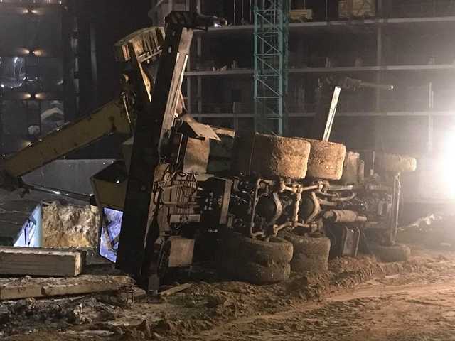 В Одессе на незаконной стройке рухнувший кран убил человека