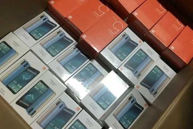 В Борисполе изъята рекордная партия смартфонов