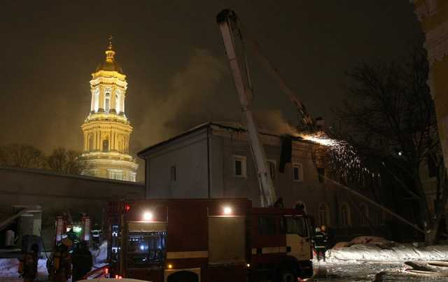 Последствия нашумевшего пожара возле Лавры в Киеве показали с высоты птичьего полета