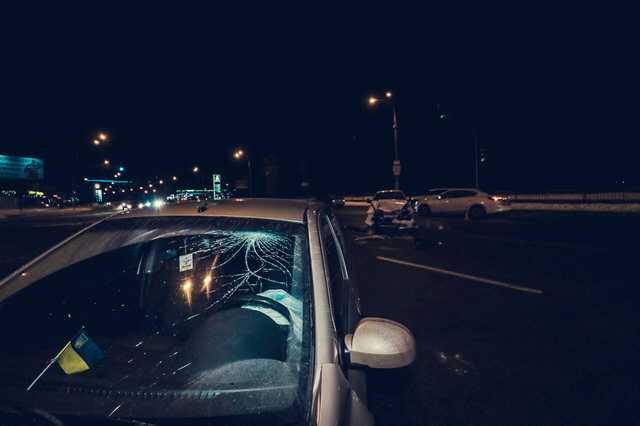 В Киеве на Днепровской набережной столкнулись Lanos и Hyundai, есть пострадавшие