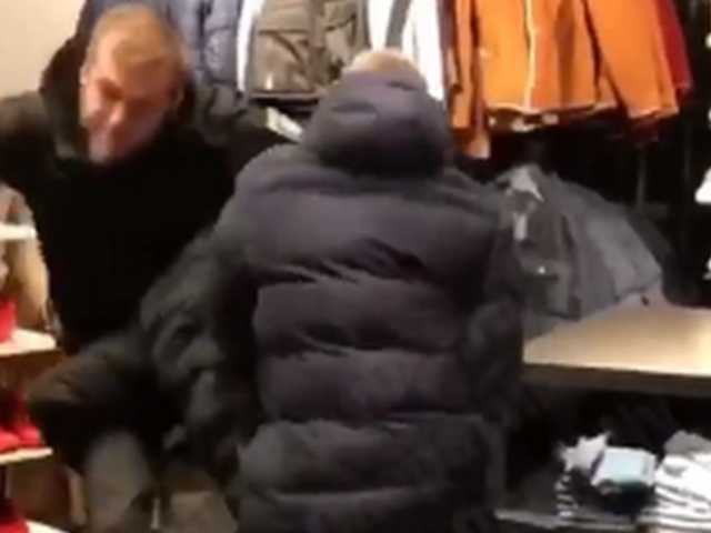 В киевском ТРЦ с боем задержали дебошира