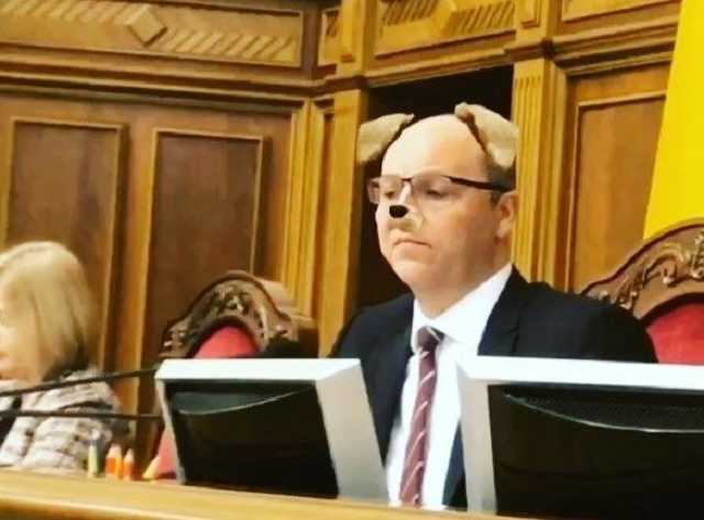 Парубий с ушками под песню Адель: Парасюк присоединился к популярному флешмобу