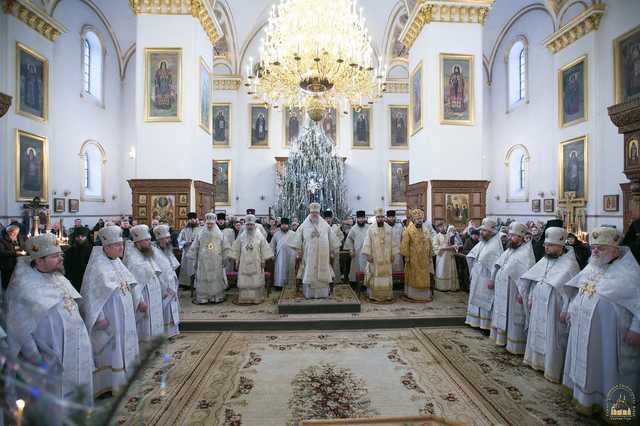 Митрополиты УПЦ МП возят деньги боевикам в оккупированный Донбасс