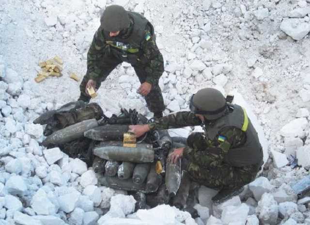 Около 45 гектаров очистили от мин на Донбассе