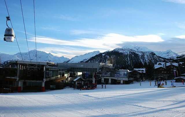 Пожар в Куршевеле: Количество пострадавших выросло до 25 человек