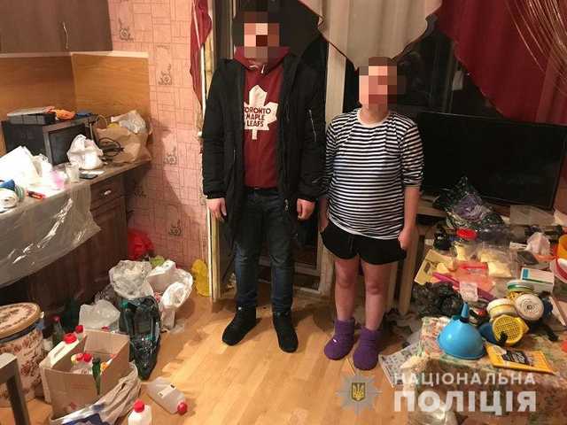 В Киеве супружеская пара изготовляла и сбывала наркотики