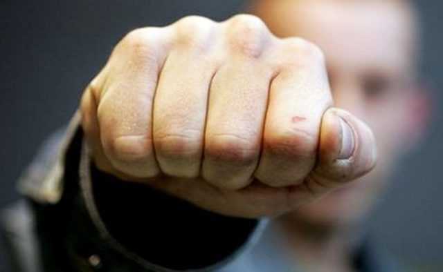 ’’Надорвано легкое. Состояние тяжелое’’: почему отец ученика зверски избил киевского учителя