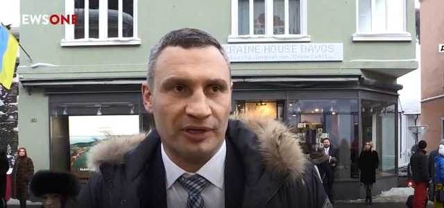 Кличко заявил, что уборку снега в Киеве контролирует из Давоса