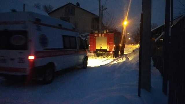 В Виннице спасатели вытащили “скорую”, которая застряла в снегу