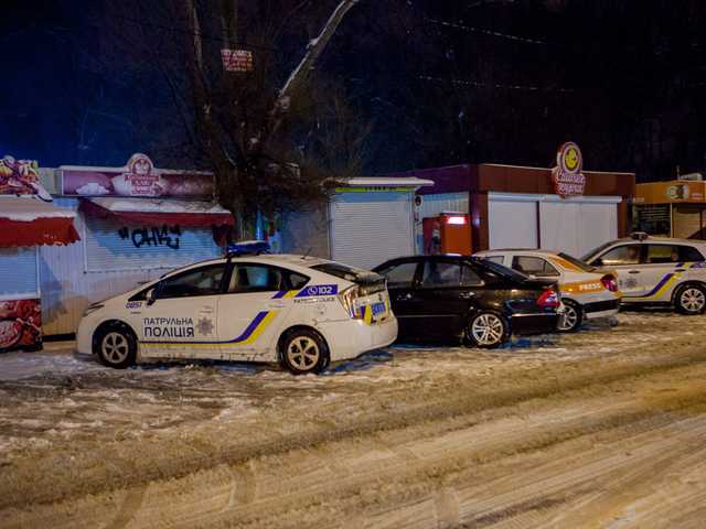 Мужчина с гранатой хотел украсть кофе в супермаркете Днепра