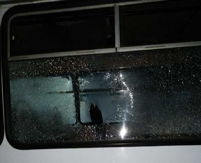 На Харьковщине мужчина расстрелял автобус с людьми: четверо раненых