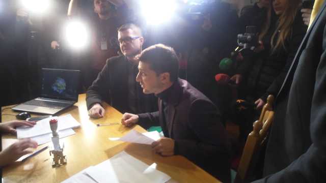Зеленський подав документи до ЦВК
