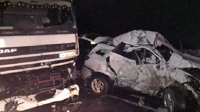 В Хмельницкой области столкнулись легковушка и грузовик: есть погибшие