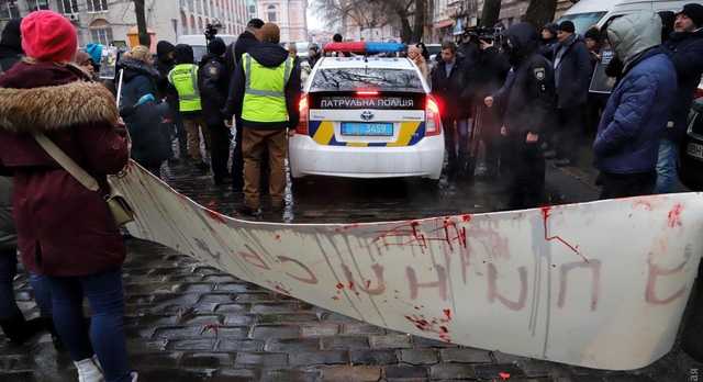 Появилось видео задержания участников акции за запрет животных в цирке в Одессе