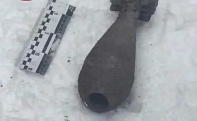 Искали «закладку»: в Киеве наркоманы разобрали мину и оставили ее в подъезде дома