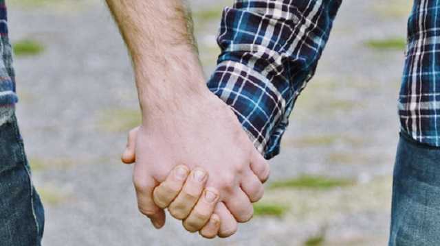 В Киеве неизвестные избили двух геев